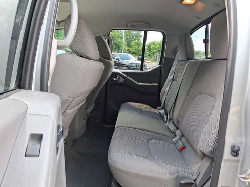Used 2019 Nissan Frontier SV AWD/4WD image 10