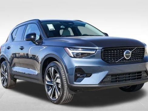 New 2026 Volvo XC40 B5 Ultra w/ Climate Package image 3