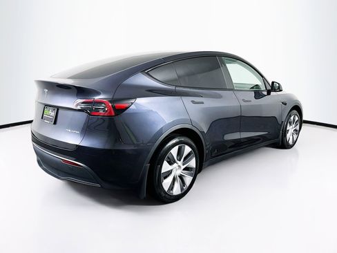 Used 2024 Tesla Model Y Long Range image 9