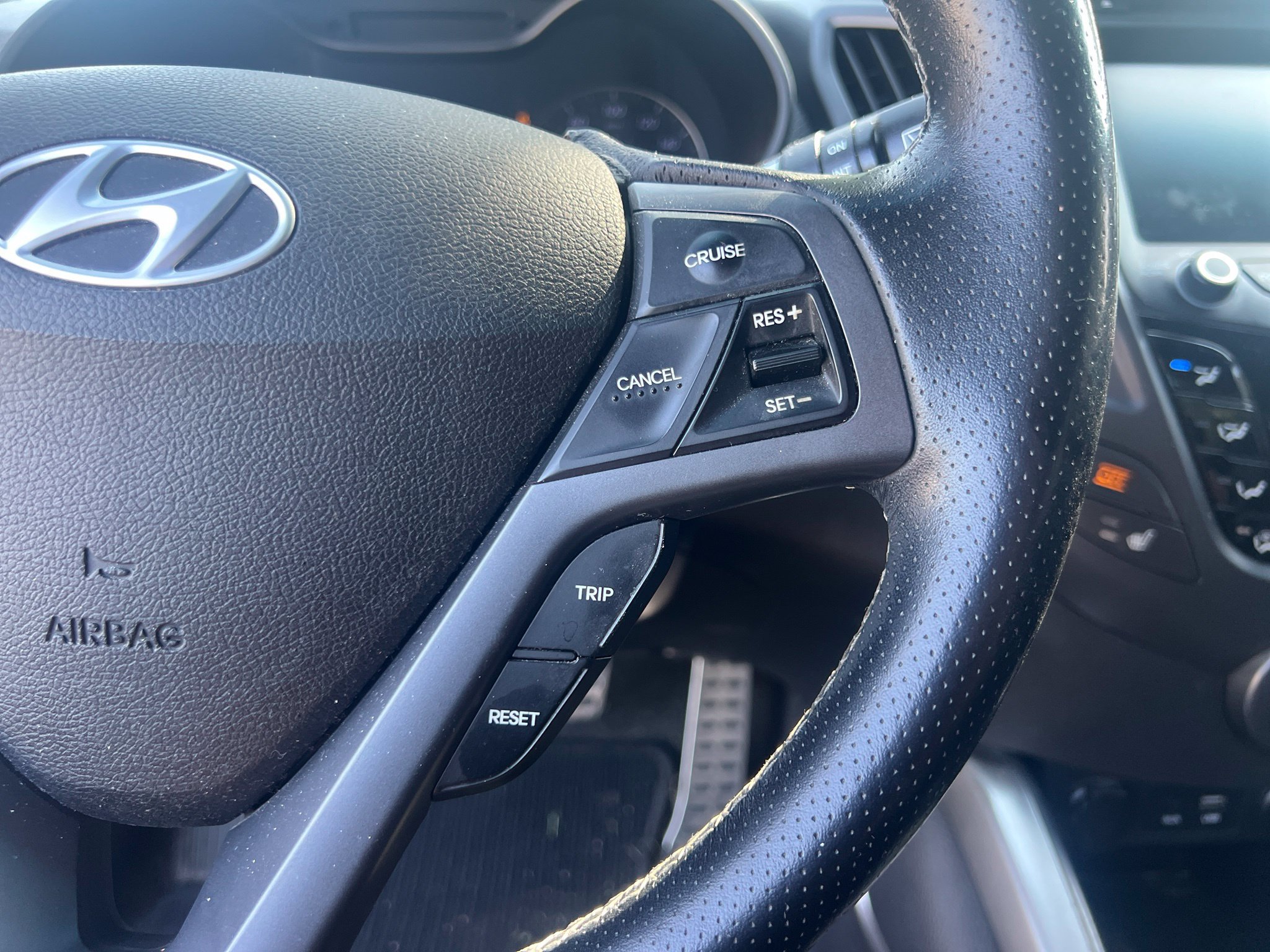 Used 2016 Hyundai Veloster Turbo FWD image 18