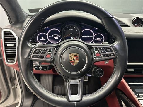 Used 2022 Porsche Cayenne Turbo AWD/4WD image 22