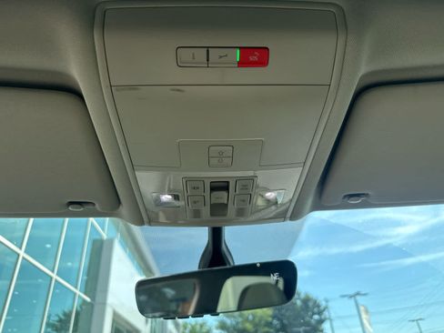 Certified 2023 Volkswagen Atlas SE w/ Panoramic Sunroof Package FWD image 15