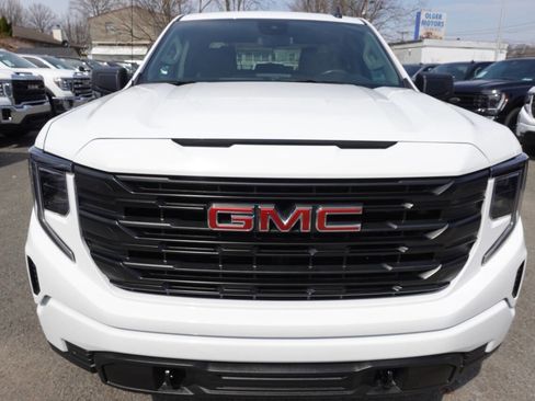 Used 2023 GMC Sierra 1500 Pro w/ Graphite Edition AWD/4WD image 6