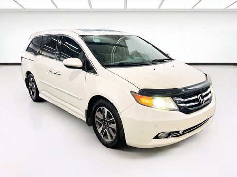 Used 2016 Honda Odyssey Touring Elite image 3
