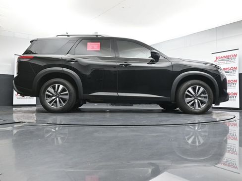 Used 2023 Nissan Pathfinder SL AWD/4WD image 39