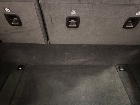 Used 2025 Jeep Wrangler Sahara w/ Safety Group image 17