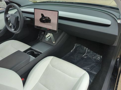 Used 2024 Tesla Model 3 Standard Range RWD image 26