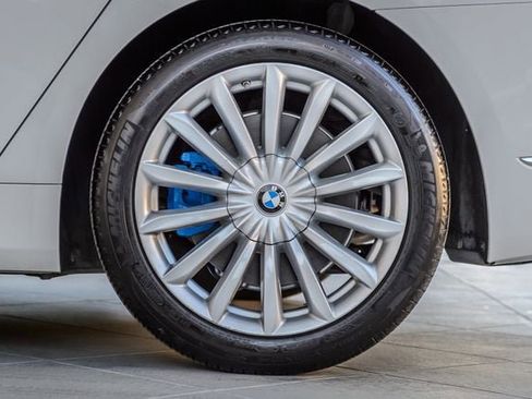 Used 2018 BMW 740i image 14