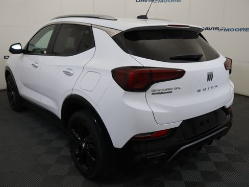 Used 2024 Buick Encore GX Sport Touring FWD image 10