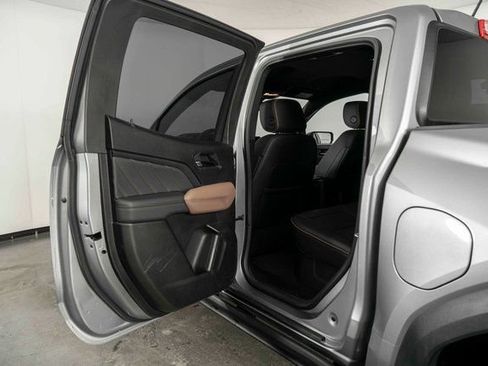 Used 2025 GMC Canyon AT4 w/ Nightfall Edition AWD/4WD image 8