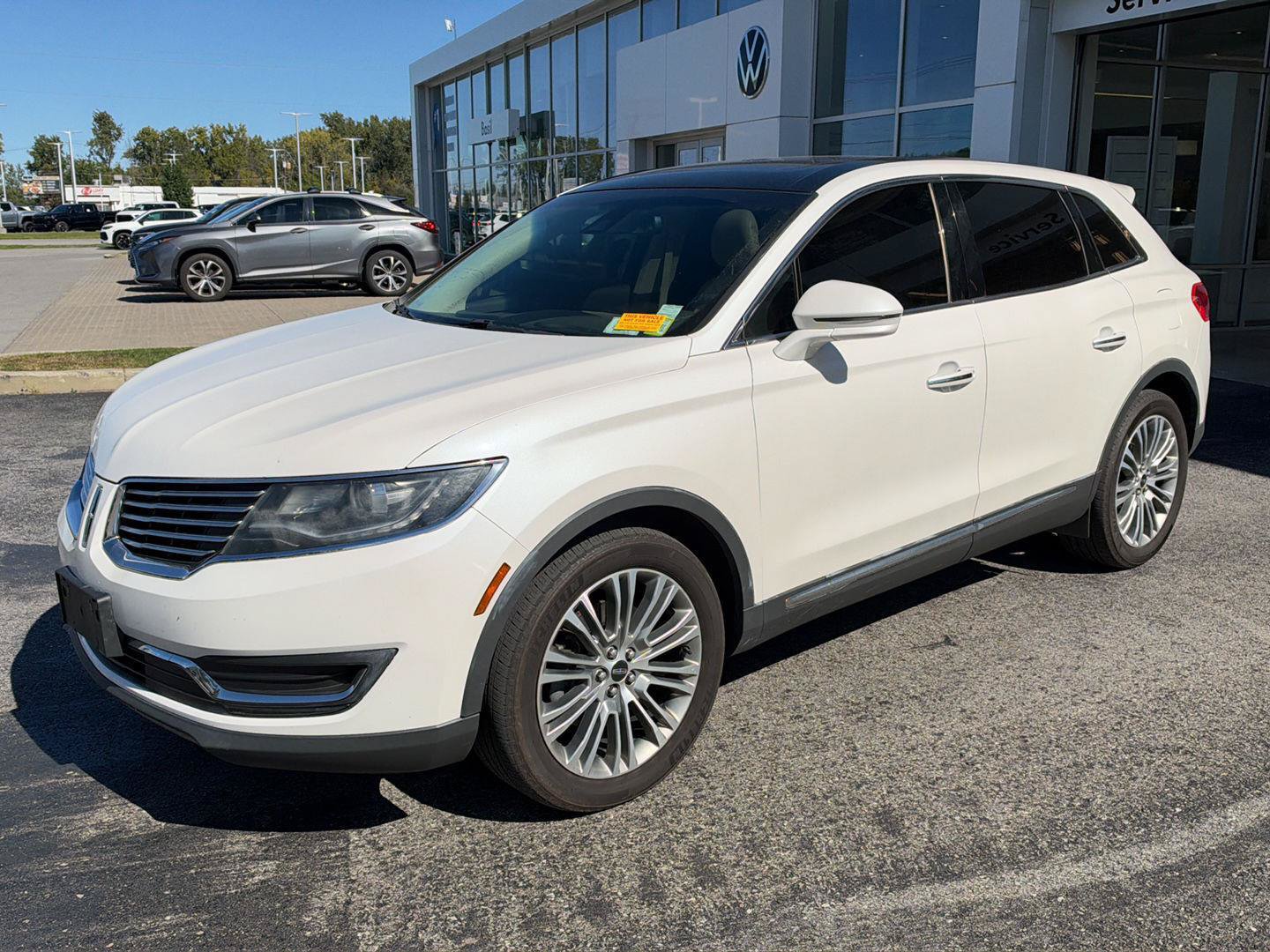 Used 2017 Lincoln MKX Reserve w/ Lincoln MKX Climate Package AWD/4WD image 3