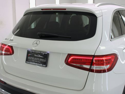 Used 2017 Mercedes-Benz GLC 300 w/ Premium 1 Package image 19