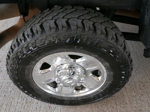 Used 2023 RAM 2500 Tradesman w/ Chrome Appearance Group image 18