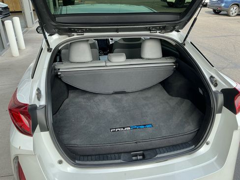 Used 2021 Toyota Prius Prime XLE image 31