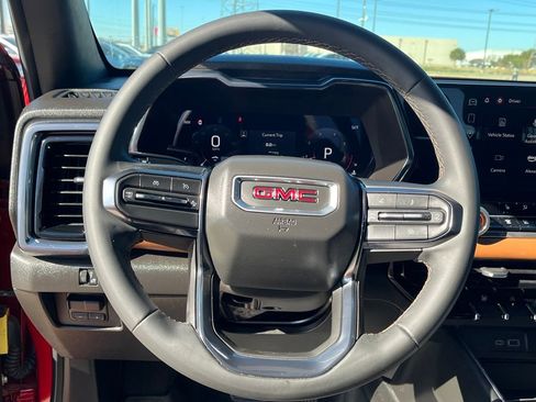 Used 2024 GMC Canyon AT4 w/ Technology Package image 18