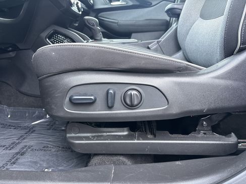 Used 2023 Chevrolet TrailBlazer LT w/ Convenience Package image 13