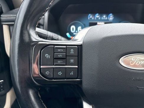 Used 2022 Ford Expedition Platinum image 32