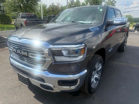 Used 2023 RAM 1500 Laramie AWD/4WD image 2