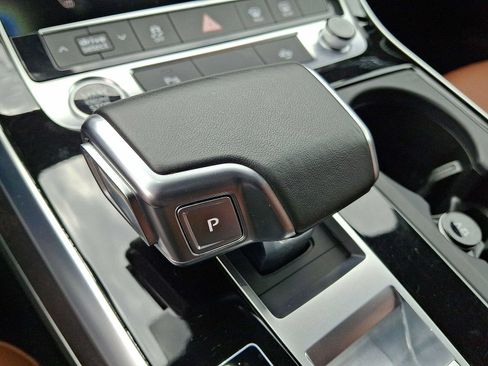 Used 2023 Audi Q7 2.0T Premium w/ Convenience Package AWD/4WD image 18