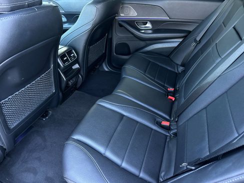 Used 2022 Mercedes-Benz GLE 350 4MATIC w/ Premium Package image 11