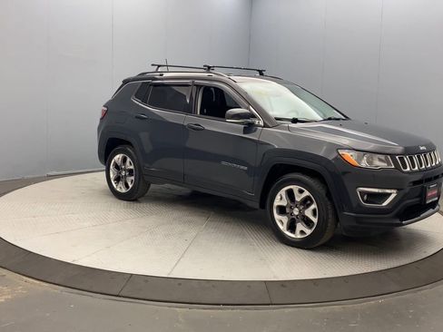Used 2018 Jeep Compass Limited w/ Navigation Group AWD/4WD image 7