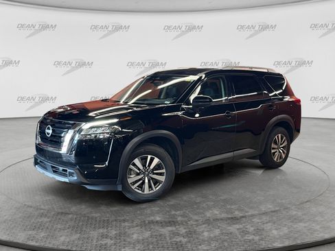 Used 2025 Nissan Pathfinder SL AWD/4WD image 3