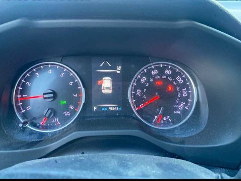 Used 2019 Toyota RAV4 XLE image 4