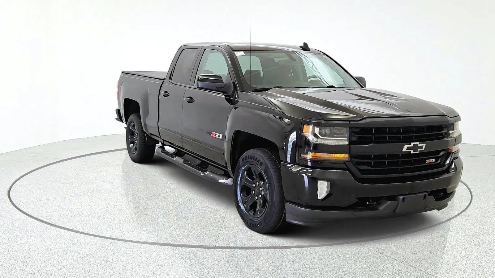 Used 2017 Chevrolet Silverado 1500 LT w/ Midnight Edition AWD/4WD image 2