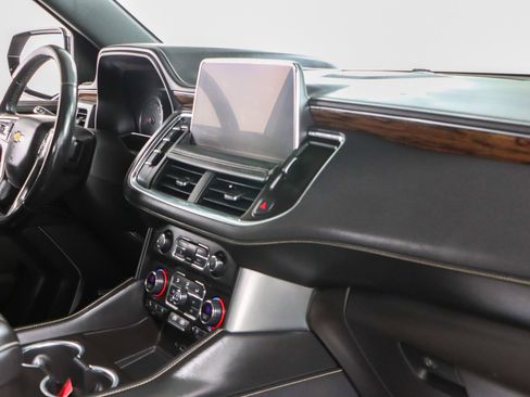 Used 2021 Chevrolet Suburban Premier w/ Premium Package image 31