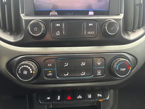 Used 2021 Chevrolet Colorado LT w/ Safety Package image 22