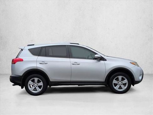 Used 2014 Toyota RAV4 XLE image 4