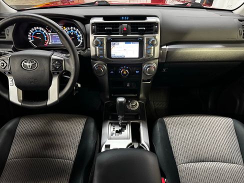 Used 2018 Toyota 4Runner SR5 AWD/4WD image 18