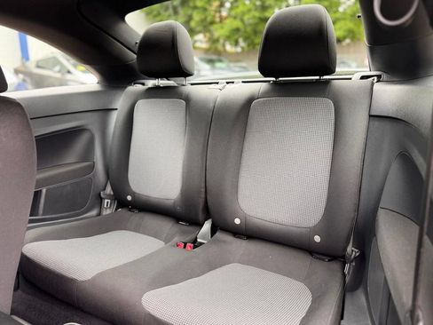 Used 2018 Volkswagen Beetle 2.0T S FWD image 20