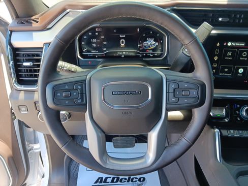 Used 2025 GMC Sierra 2500 Denali w/ Denali Reserve Package AWD/4WD image 14