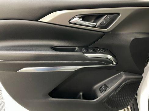 Certified 2024 Chevrolet Traverse LT FWD image 23