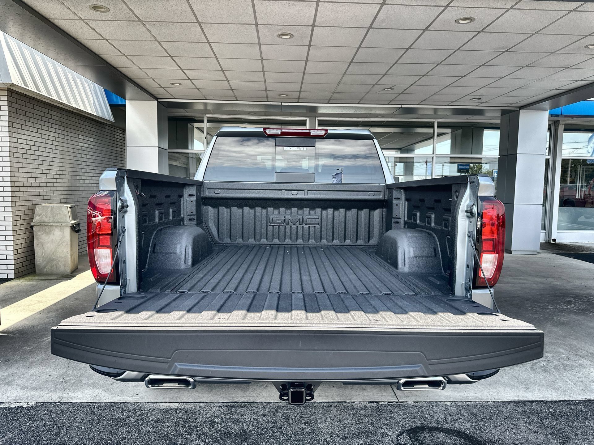 Used 2026 GMC Sierra 1500 Elevation w/ Elevation Premium Package AWD/4WD image 35