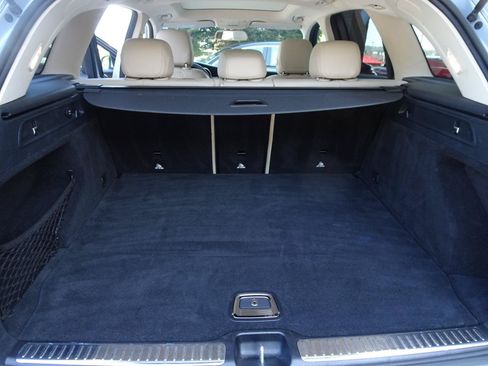 Used 2018 Mercedes-Benz GLC 300 w/ Premium Package image 24