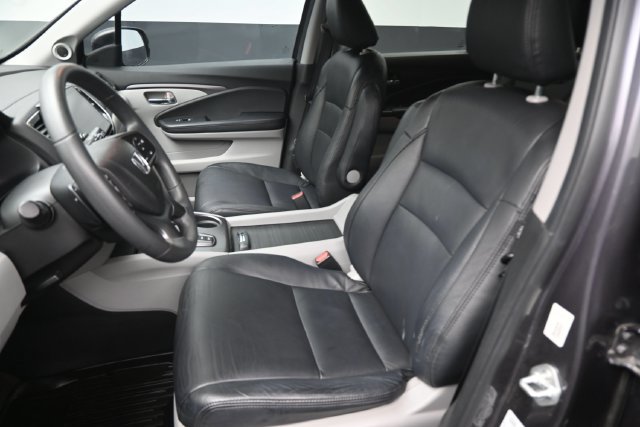 Used 2021 Honda Pilot EX image 32