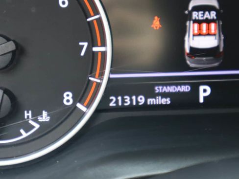 Used 2024 Nissan Rogue SV w/ SV Premium Package FWD image 11
