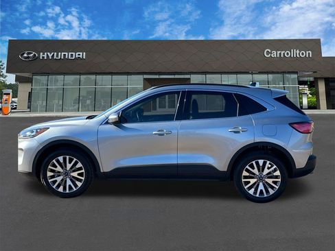 Used 2022 Ford Escape Titanium image 8