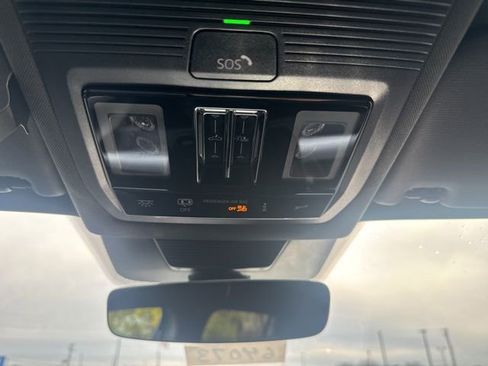 New 2026 Volkswagen Tiguan SE R-Line image 19