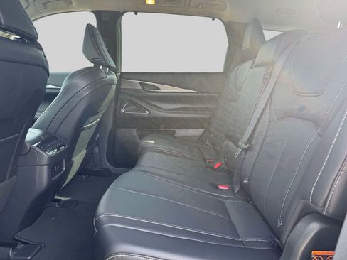 Used 2025 INFINITI QX60 Luxe w/ Vision Package AWD/4WD image 11