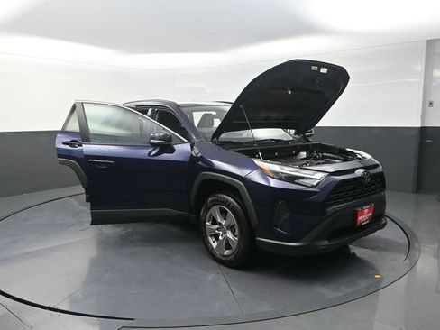 Used 2025 Toyota RAV4 XLE AWD/4WD image 39