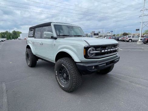 Certified 2024 Ford Bronco Outer Banks AWD/4WD image 1