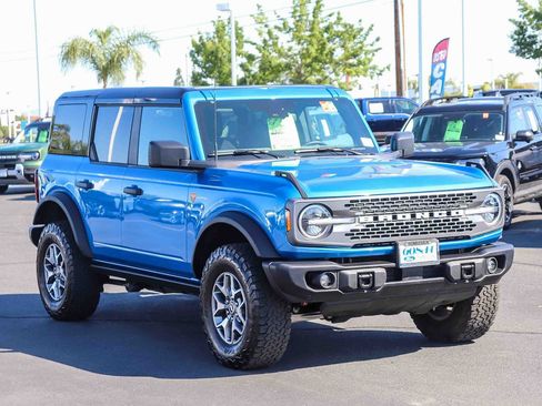 Certified 2025 Ford Bronco Badlands AWD/4WD image 3