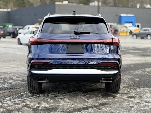 Certified 2025 Audi Q5 Premium w/ Convenience Package image 5