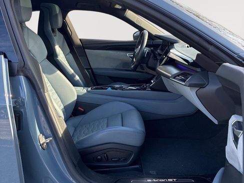 Used 2022 Audi e-tron GT Prestige w/ Prestige Package image 6