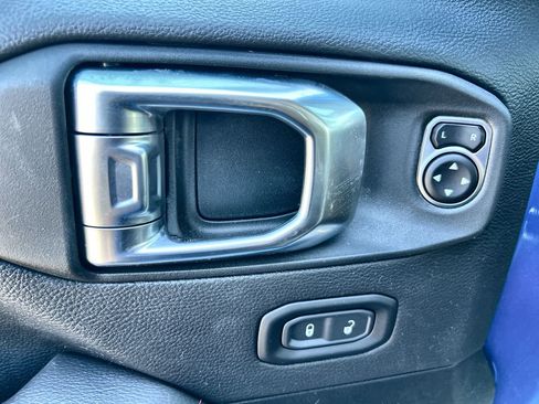 Used 2023 Jeep Wrangler Rubicon w/ Steel Bumper Group image 22