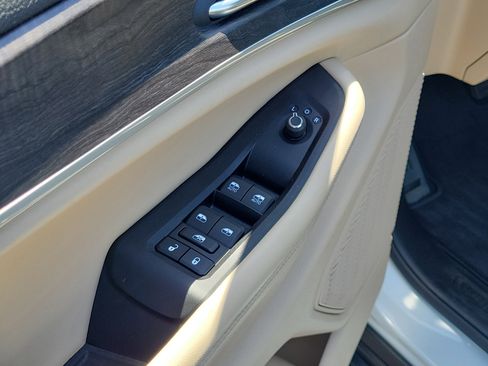 Used 2023 Jeep Grand Cherokee Limited w/ Black Appearance Package image 21