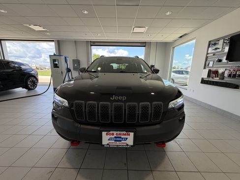 Used 2020 Jeep Cherokee Trailhawk w/ Cold Weather Group AWD/4WD image 5